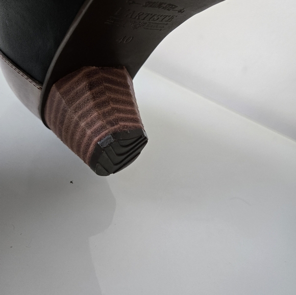 L' ARTISTE hand painted leather shoes, antique buttons.Brown/black.Size 40/9-9.5 - Picture 10 of 11